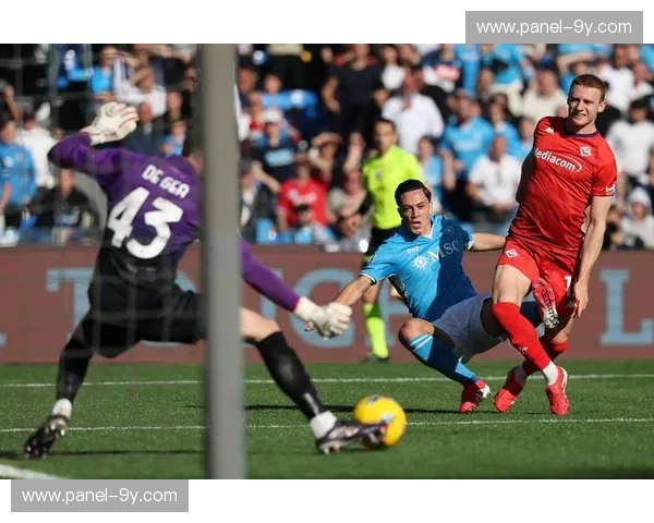 斯特拉斯堡定位球战术显威，巴黎门神扑点扭转战局