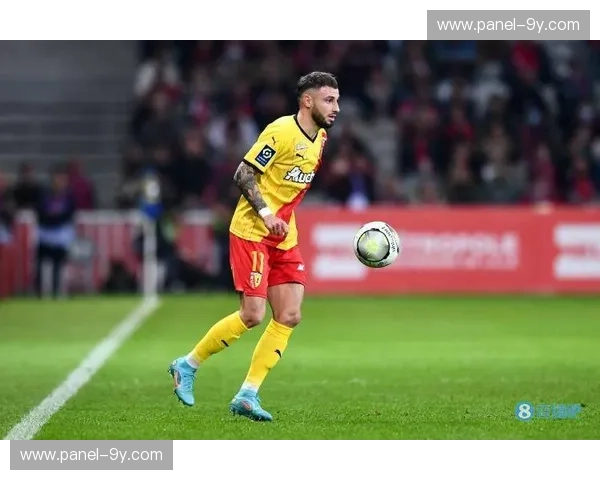 马赛后卫克劳斯训练中肌肉不适，将缺席本周联赛